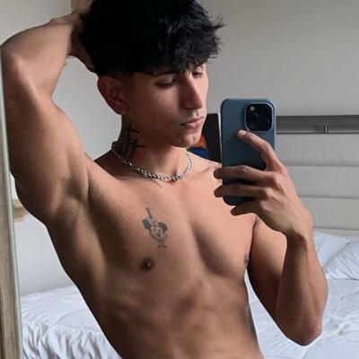 /🇨🇴 College Stud // Explicit Content 🍌// Model 🔞 / CHECK OUT MY LINKS 🔗 Responding DMs On FANSLY https://t.co/u0A5kWKwyO