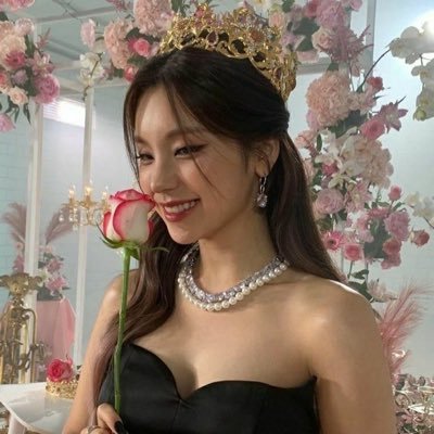 Met Yeji from ITZY on april 30th in Amsterdam at 15:15