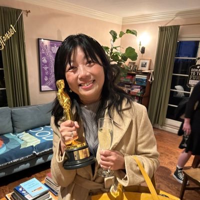 leonet33's profile picture. #freelancing #violinist #symphony #film #tv #musicals #scoring #recording #sessions #travel #foodie! Also proud mom of #georgetkitty & #larrytdog