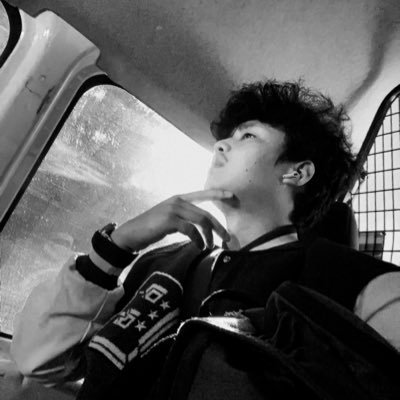 humancaffeine_'s profile picture. ⓘ This user is manifesting happiness.