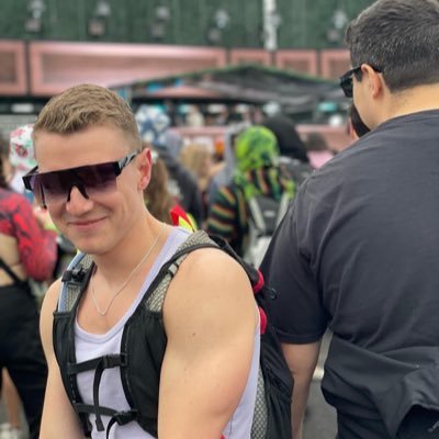 27 | spinning twunk house and gay shit