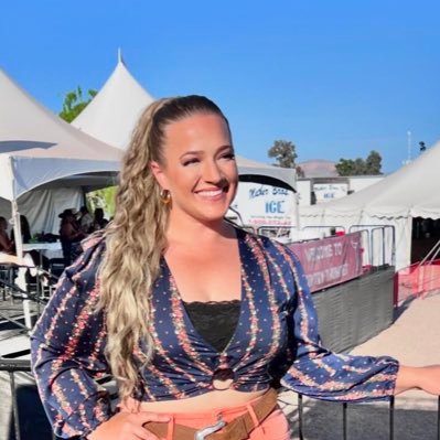 •Mornings on @kmle1079 Phoenix AZ •Voice Over Actress #boymom - IG @radiocheyenne