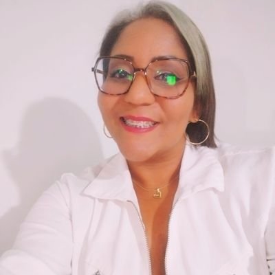 Docente de la UPEL/IPC y el Colegio San Ignacio. Venezolana.