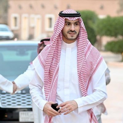 لا أحد يفهم معنى أن تقابل الصدمات بصمت تام، أن تبتسم أمام المواقف التي تستدرجك للبكاء، لاأحد يفهم معنى أن تغلي بداخلك وأنت في قمة الثبات( حسابي الاساسي @kfo_n1)