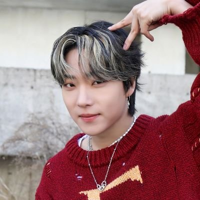 군백기 입덕 성인퓨즈💡
해외에서 일하는 한국인🇰🇷퓨즈입니다 (자꾸 외국인이냐고 물어보셔서🥲)