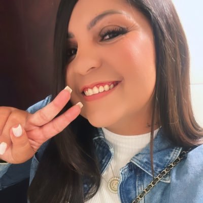 Jornalista; Produtora Executiva; Assessora Parlamentar; Assessora de Imprensa; Pós Graduada em Comunicação e MKT Político