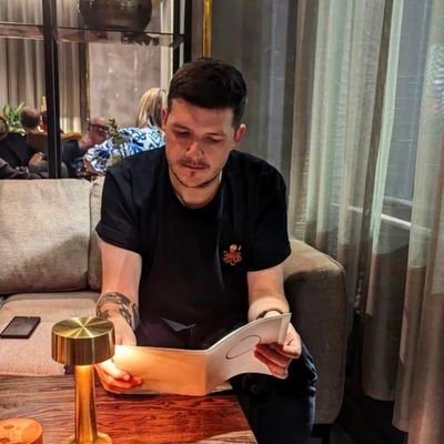 i just really like eating nice food and drinking nice booze and sometimes writing about it
contact - theflavouristblog@gmail.com