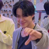 Pueng.S 🙏📖🧘‍♀️💙🦖 ✨ (@beemeeshuk) 's Twitter Profile