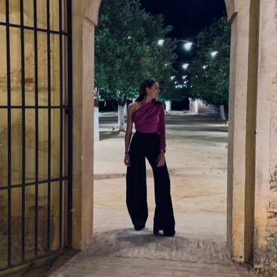 Por muy alta que sea una montaña, siempre hay un camino hasta la cima✨     2000🦋