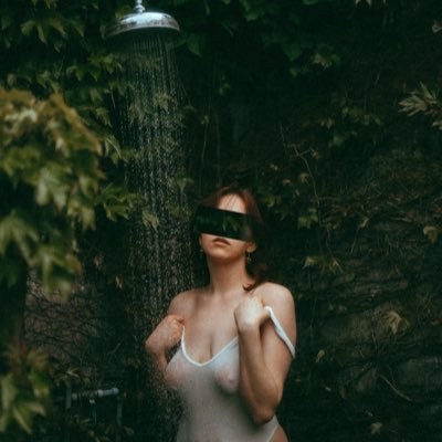 justjosie_xo's profile picture. Companion, duo queen, enthusiastic intellectual, hedonistic buddhist. Photographer over at @bentboudoir