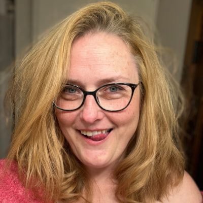 She/her @Twitch Partner at https://t.co/sex9lYoCC1, multiple award winning & nominated director and narrator. VO actor & author.