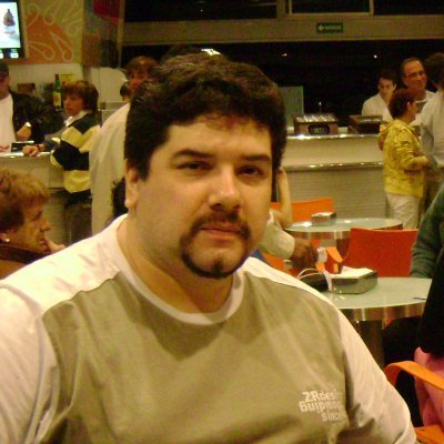 Si se tiene que pudrir todo con los peronchos ... decime donde firmo.