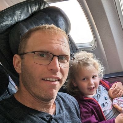 shlez's profile picture. 