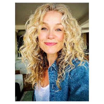 lindsayowenny's profile picture. Brit in Brooklyn. Rumoured to be hilarious.  Real Estate Agent at Compass.