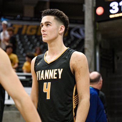 Vianney High School / St.Louis 6’6 SG | Aau : Gateway UAA | 2026| IG: eddie.smajic