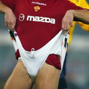 AS Roma fan account. Mostly parody. For serious facts and truths about calcio see our other account: @bonetti