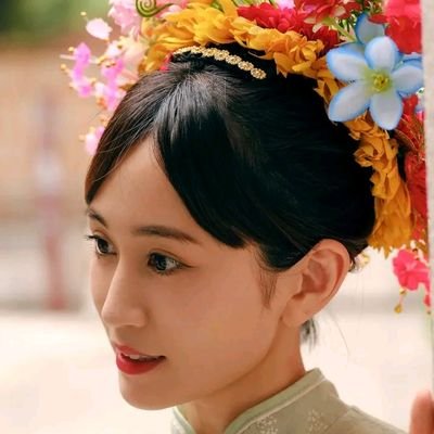 Maedaatsukofan1's profile picture. 这个私人页面是由我的管理层设计的，用于招待特殊粉丝，并警告他们有关冒充我的虚假资料。