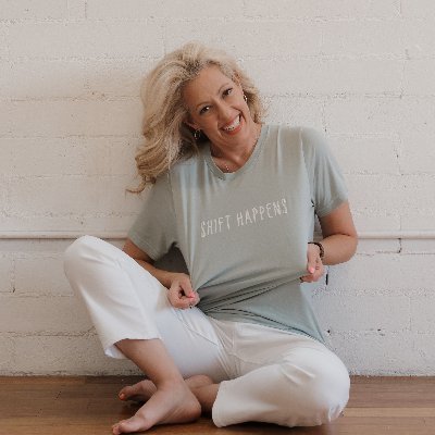 Mindset coach, former talk show host, mom, wife and FOODIE!