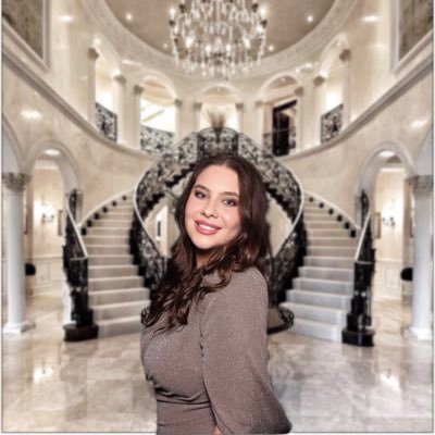 Third generation REALTOR® at Century 21 Realty Solutions