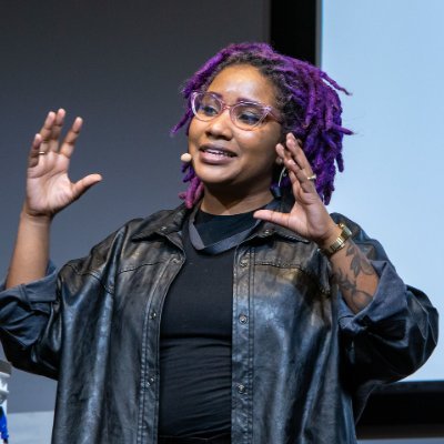 👩🏽‍💻 Python 🐍 and purple hair 👾| MSFT @code 🥑🎙@sadpythongirls | @wagtailcms | @thePSF Chair '23, Director '22-'25 | @EthicalOSS | @DjangonautSpace | 🌈💍