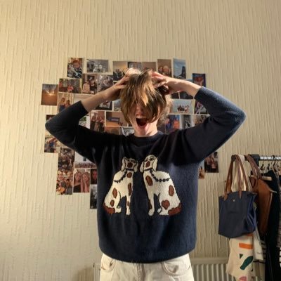 lulubtweets's profile picture. MA student, bad actor, still reading anna karenina