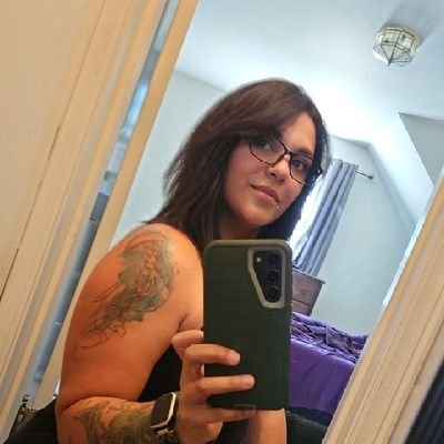 gettothedacia's profile picture. Seek to be whole, NOT perfect 🌑🌘🌗🌖🌕