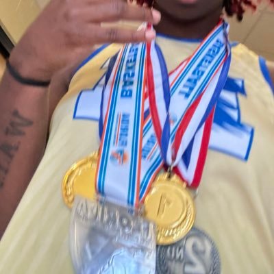 track year 2/ 125 lbs/ C/o 2024 / Mainland high school/ 3.4 gpa