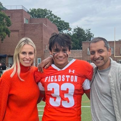 Fieldston School•6’3•180lbs•OLB/WR•C/026•15 years old