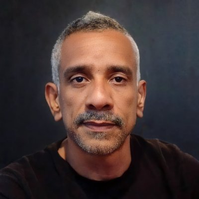 Estratega digital y Diseñador de Experiencias de Usuario (UX) certificado por Google