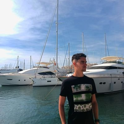 XtremWr's profile picture. Above me only the stars 💫 22