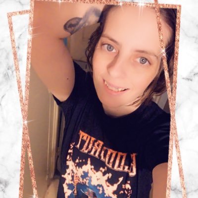 just a girl who loves all things horror , comics , video games etc . love all animals especially my dogs proud member of @therippaverse love my Canadian wives