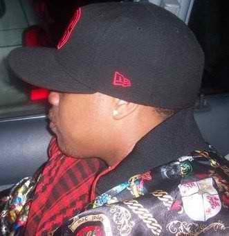 If it aint common, it still can make sense! Black Out Group! Me, you, & her! Money is my motivation