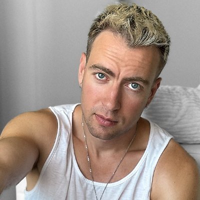 Tim White 👋🏻  \ Singer/Songwriter, Music Producer, & DJ
New single: https://t.co/0ta9zE7vqC