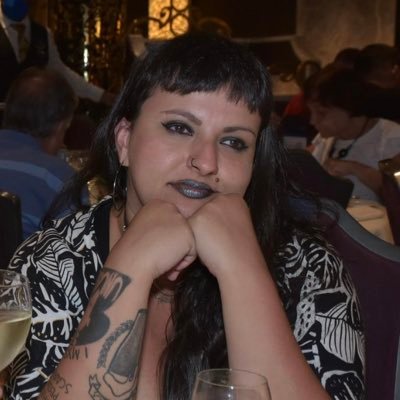 pirigótica nas horas vagas, hostess e dj nos finds e sempre por aí bebendo umas cevas artesanais, vmdl?!