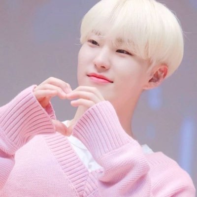 lovelyhorangi's profile picture. ⓘ this user loves seventeen, plave, ryujin nippon n cowok gepeng so much.