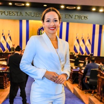 Secretaria Nacional de la Mujer de @nuevasideas.