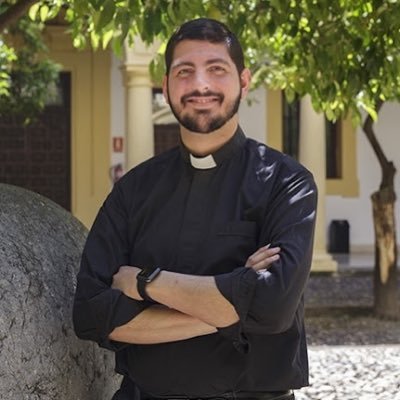 Oremos 🙏🏻 … Consejero del estado Vaticano para Colombia, Delegado de la iglesia episcopal, panelista en @rctv ⚪️⚫️/⚪️🔴