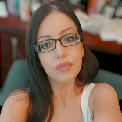 Xotinni olomon sikadi, er esa uni yalaydi