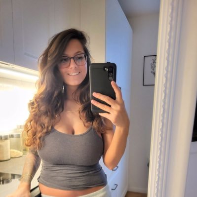 anitahargrove0's profile picture. 