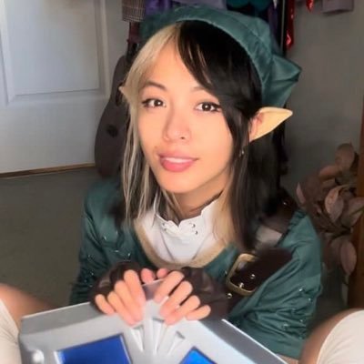 chancocato_'s profile picture. nerdy girl in the digital world my journey ⬇️