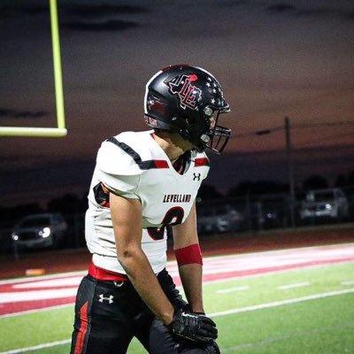 Class of 25 || Levelland TX #3 || 6’1 || WR/DB || 3.8 GPA || Hudl is https://t.co/GqpB0ovTSl
Phone- (806) 893-2687
