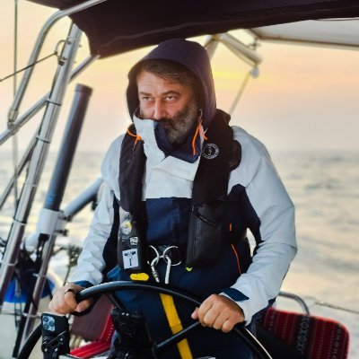 I'm a Digital Nomad, Traveler, & Sailor. I explore global gems & share every adventure. I'm also the president at https://t.co/xuGM4JIi67 & talk about Tech World.