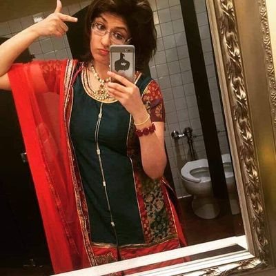 An eccentric, jaded streamer/writer & shitposter who likes hedgehogs, Bat comics, cats, occasional vidya gaymz, crippling sense of ennui. Unprofessional wh0re.