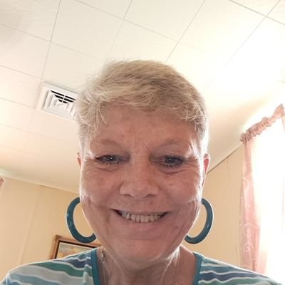damronlouise's profile picture. Female