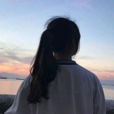 pretty_flowly's profile picture. 