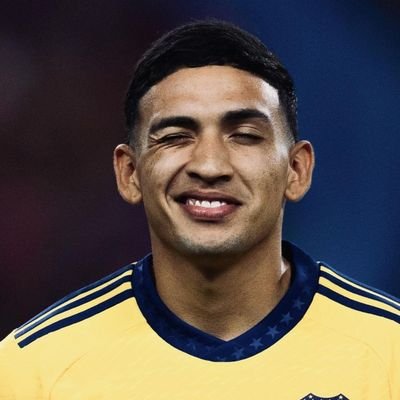lockferdez's profile picture. Extraño el círculo verde.