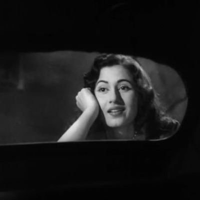 mildlyclingy_'s profile picture. I have no resemblance to the woman in the profile 
|25|