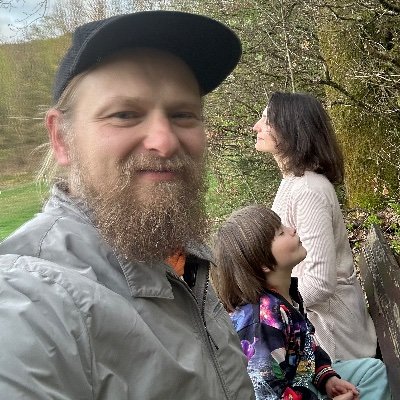 MaximHahn1's profile picture. I write about crypto, self-development, and yoga. I participate in drops, tests, and Web3 projects.  Self-realization and service to all humanity.