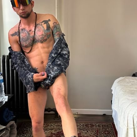 Owner & Host of the Bold Beautiful & Bearded Podcast. Come join the conversation!
Teasers for my Onlyfans posted here