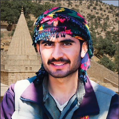 مقاتل في وحدات مقاومة شنكال ( YBŞ )